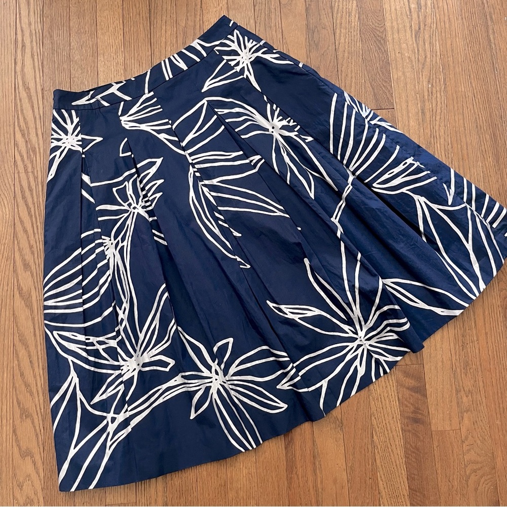 Talbots RSVP Full Midi Skirt Pleated Pockets Navy/Silver Floral Pattern Size 8P